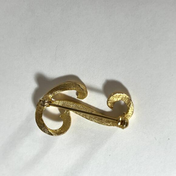 Brooch P J or T Monogram Letter, Gold Tone Vintage Pin - Picture 6 of 7